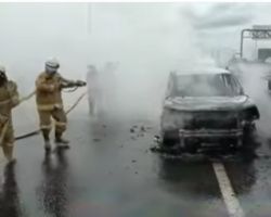 Karena Arus Pendek, Mobil di Tol Wiyoto Wiyono Jaktim Terbakar