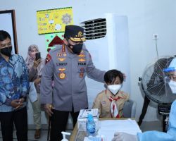 Launching Vaksinasi Merdeka 30 Propinsi, Kapolri Bilang Itu Instruksi Presiden