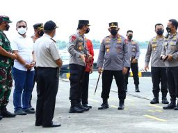 Tinjau Pelabuhan Benoa, Kapolri Minta Prokes dan Karantina PPLN Diperketat