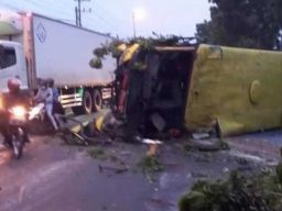 Laka Motor Lawan Bus di Bojonegoro, Pemotor Tewas di Tempat