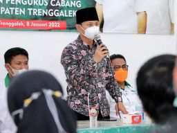 Tingkatkan Produktivitas, Gus Ipin Ajak Petani Trenggalek Bikin Pupuk Sendiri