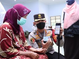 AKBP Andi Sanjaya Jelaskan Aplikasi Peduli Lindungi Pada Peserta Vaksin
