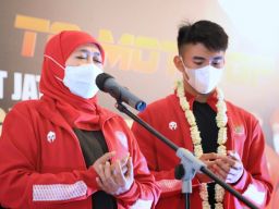 Lepas Pembalap Moto3GP Asal Jawa Timur, Khofifah Doakan Mario