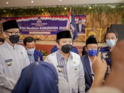Bupati Hendy Pukulan Gong, Buka Rakerda DPD Nasdem Kabupaten Jember