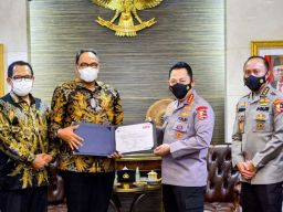 Terima Sertifikat CSFA dari BPK, Kapolri Ingin Personel Miliki Kemampuan Auditor