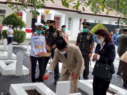 Mengenang Peristiwa Lengkong, Menhan Tabur Bunga di TMP Taruna Tangerang