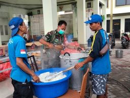 Prajurit Koramil Benjang, Total Dedikasikan Diri Bantu Masyarakat