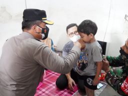 Kapolresta Sidoarjo Besuk Bocah Gastroschisis di Tanggulangin