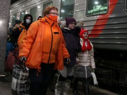 Perang di Ukraina Telah Menyebabkan 100 Ribu Warga Mengungsi