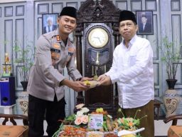 Harlah NU ke 96, Kapolres Madiun Kunjungi Kediaman Ketua PCNU