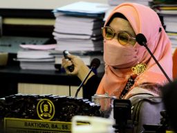 Aning Rahmawati Pimpin RDP Bangunan Liar di Keputih, Pengapling Tak Hadir