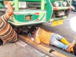 Laka di Bypass Mojokerto, Pemotor Tewas Terlindas Truk Kontainer