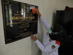 Jelang Ramadhan Jajaran Kemenkumham Jatim Bersih-Bersih Tempat Ibadah