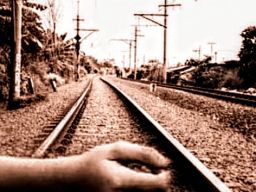 Pria Tanpa Identitas di Purwakarta Tewas Disambar KA Bandung Jakarta