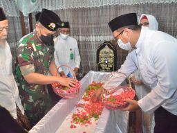 Hut ke-48 Kabupaten Gresik, Bupati serta Dandim 0817 Ziarah Wali