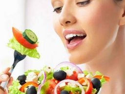 Jenis Diet yang Tepat untuk Wanita Berdasarkan Usia, dari Remaja hingga Lansia