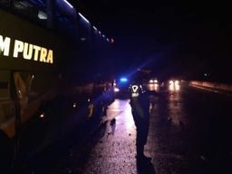 Laka Bus dan Truck di Tol Mojokerto-Jombang, Satu Korban Tewas