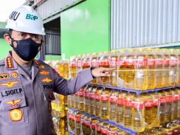 Kapolri Pastikan Awasi Alur Distribusi dan Harga Minyak Goreng di Pasar