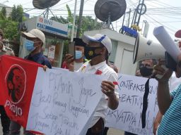 Projo Sampang Demo BBPJN Jatim Bali Agar PT Amin Jaya Tak Menang Tender