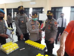 Pastikan Anggotanya Bebas Narkoba, Polres Magetan Gelar Tes Urine