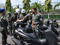 Korem 084 Bhaskara Jaya Bersama Denpom V/4 Surabaya Gelar Pemeriksaan Kendaraan.
