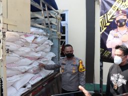 Penyelundupan Pupuk Bersubsidi ke Luar Pulau Berhasil Digagalkan Polres Sampang