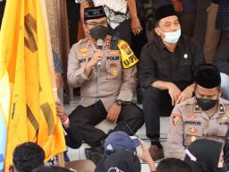 Tak Lagi Tongkat dan Tameng, Pengamanan Aksi Mahasiswa Pakai Nuansa Islam