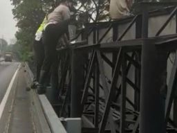 Aksi Anggota Polsek Sukomanunggal Surabaya, Gagalkan Percobaan Bunuh Diri