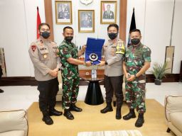 Kapolda Jatim Sambut Kunjungan Kehormatan DanKodiklatal