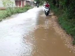 Bagaikan di Anak Tirikan Masyarakat Sampang Akan Blokade Jalan