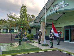 Perkuat Patriotisme Prajurit dan PNS, Kodim Surabaya Utara Ikuti Upacara Bendera