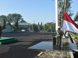 Bangga! Prajurit Korem 084 Bhaskara Jaya Laksanakan Upacara