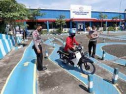 Sat Lantas Polres Gresik Giat Program Coaching Clinik Wujud Membantu Masyarakat