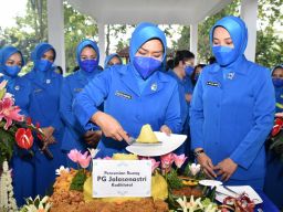 Ketua PG Jalasenastri Kodiklatal Ny Etta Suhartono Resmikan Renovasi Kantor PG