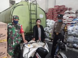 Pantau Ketersediaan dan Harga Minyak Goreng, Babinsa Sinergi Bersama Bhabinkamtibmas