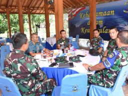 Dirlat Kodiklatal Tinjau Manlap Latopsduk TNI AL