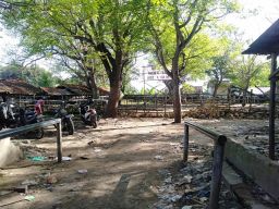 Pasar Bringkoning Disegel Warga, Diduga Diskoperindag Sampang Kurang Tanggap