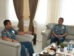 Komandan Kodiklatal Terima Kunjungan Silaturahmi Kadislitbangal