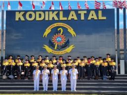 Dankodikdukum Kodiklatal Pimpin Wisuda Purna Widya Siswa SMKF Sekesal Surabaya