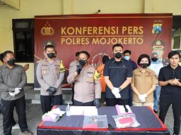 Gegara Vidio Porno, Oknum Guru Ngaji Lakukan Pencabulan ke Santrinya