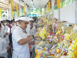 Ngaben Gratis di Yehembang Kauh