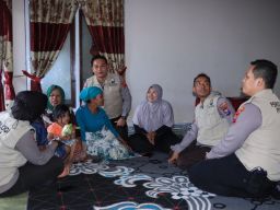 Korban Pembakaran Rumah di Desa Mulyorejo Mendapatkan Trauma Healing