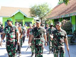 Danrem 084 Bhaskara Jaya dan Waasintel Pam KASAD Kunjungi Lokasi TMMD di Desa Rejeni Krembung Sidoarjo