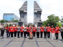 Ziarah ke Makam Bung Karno, Polwan Polres Malang Kota Ajak Penyandang Disabilitas