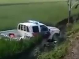 Niat Lakukan Penanganan Laka di Compreng, Mobil Satlantas Malah Dihantam Truk