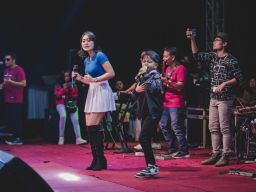 Farel dan Vita Hibur Warga di Malam Puncak Pekan Raya Kalisat