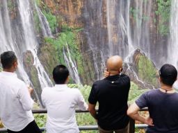 Bank Dunia Lirik Proyek Pengembangan Destinasi Wisata Lumajang