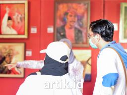 Musisi yang Perupa, Mereka Pamerkan Lukisan di Gedung DKS Surabaya