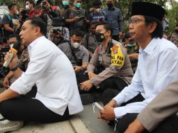 Demo BBM di Balai Kota, Massa PMII Ditemui Langsung oleh Cak Eri, Ini Videonya