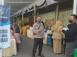 Baksos Kecamatan Genteng, Bhabin Kelurahan Bantu Anak yang Berstatus Stunting